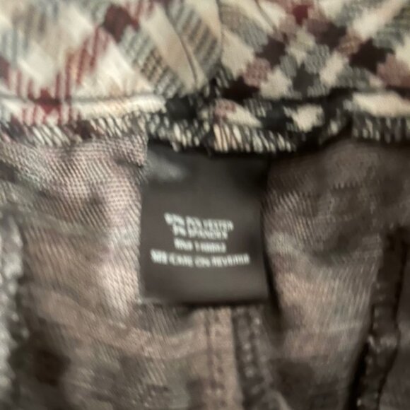 Torrid Plaid Tan/Black/Burgundy Double-Knit ankle skinny pants, size 18 - Picture 5 of 6